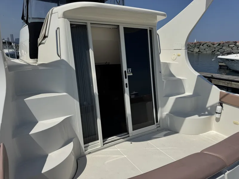 Slide: The Image of Carver Yachts 35 Mariner 1998 - 6830223