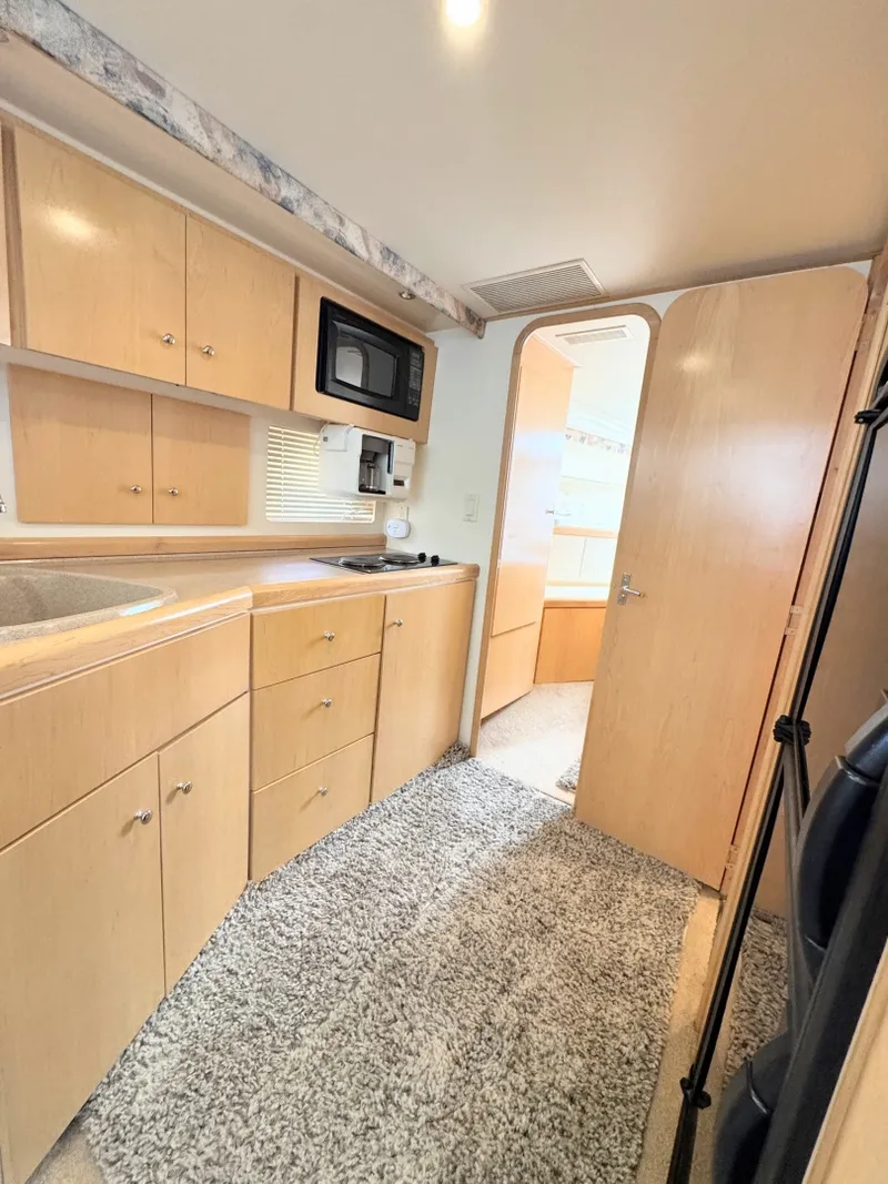 Slide: The Image of Carver Yachts 35 Mariner 1998 - 6830373