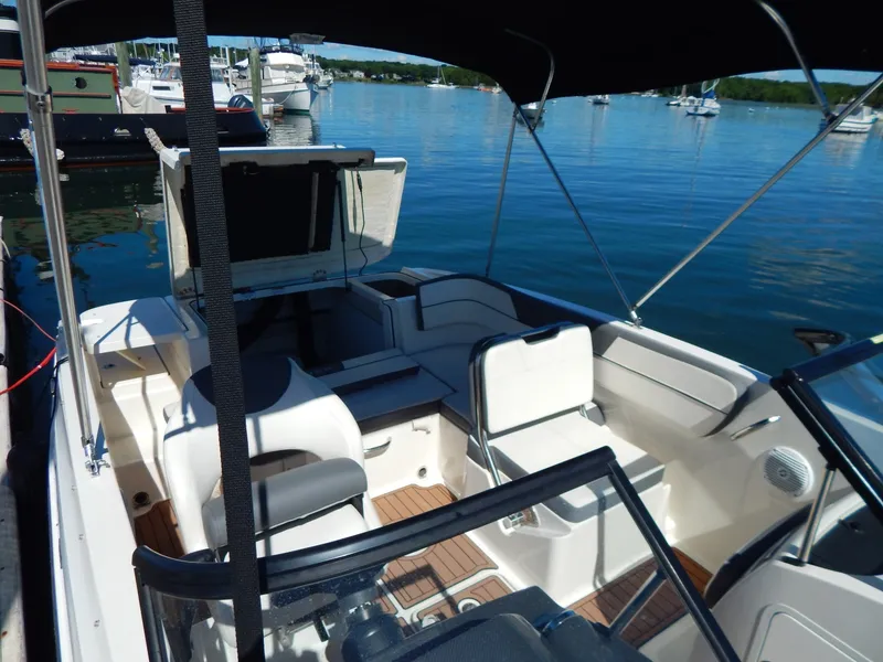 Slide: The Image of Bayliner VR5 2017 - 7385220