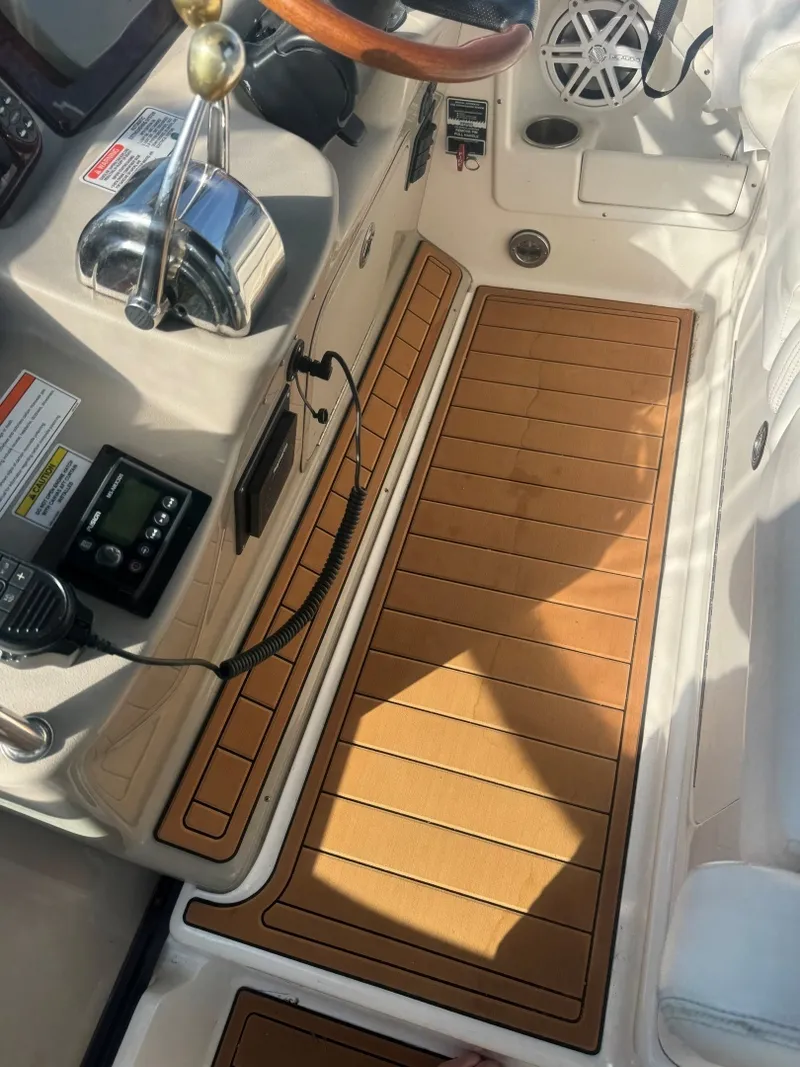 Slide: The Image of Sea Ray 320 Sundancer 2007 - 6831748