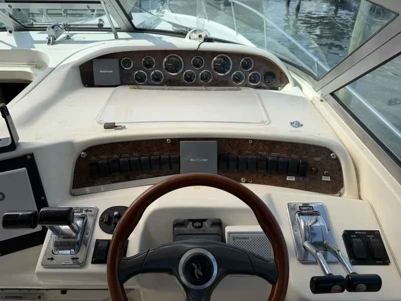 Slide: The Image of Sea Ray Sundancer 330 1997 - 6832531
