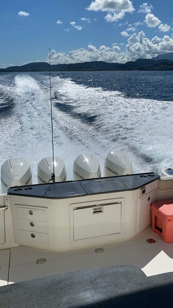 Slide: The Image of Boston Whaler 405 Conquest 2021 - 6835682