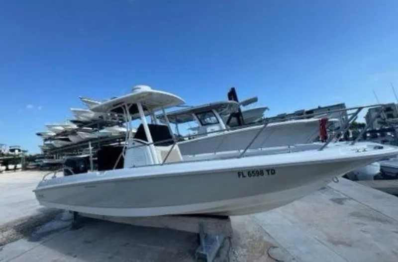 Slide: The Image of Boston Whaler 24 2018 - 6836737