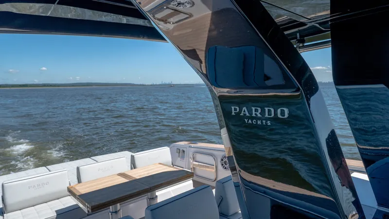Slide: The Image of Pardo 43 2024 - 6837627