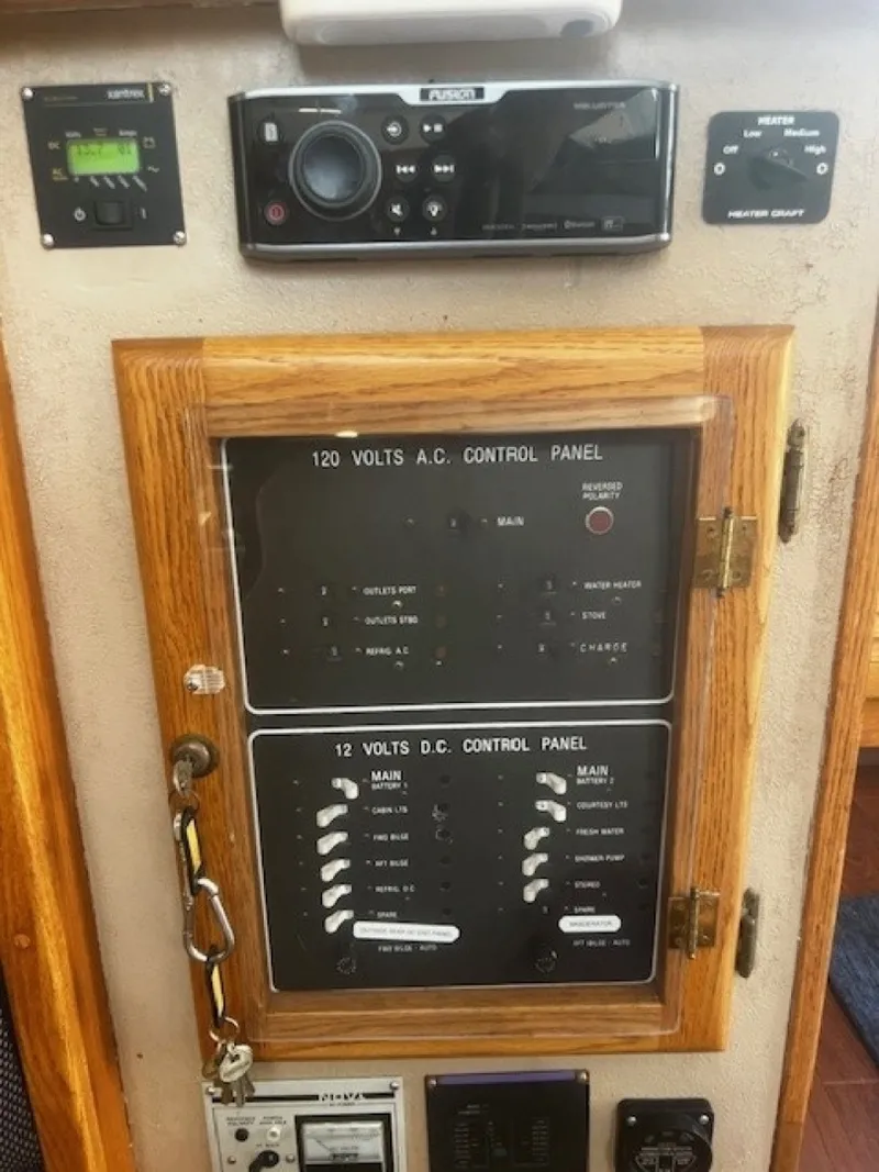 Slide: The Image of Main Panel & Stereo - 6838616