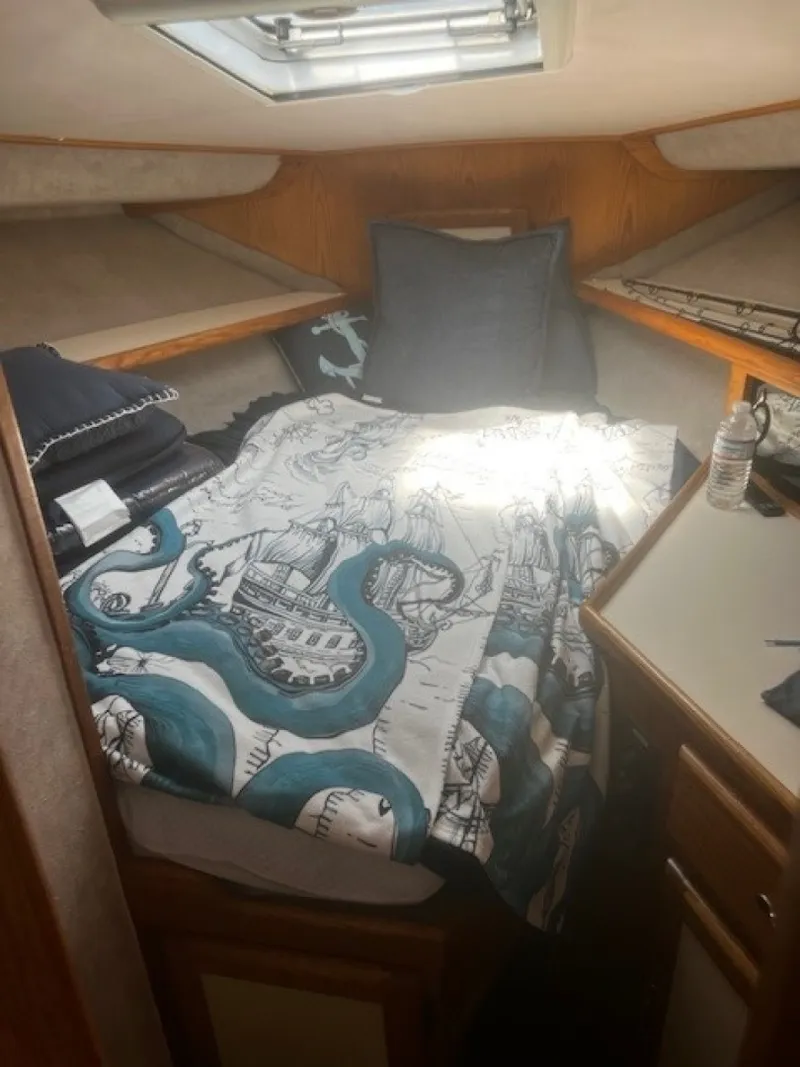 Slide: The Image of Double Berth Forward - 6838601