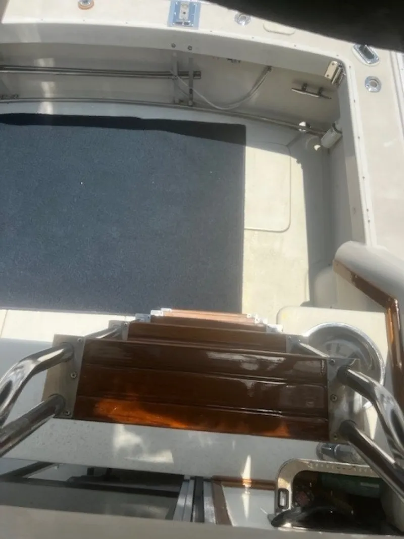 Slide: The Image of Flybridge To Cockpit - 6838606