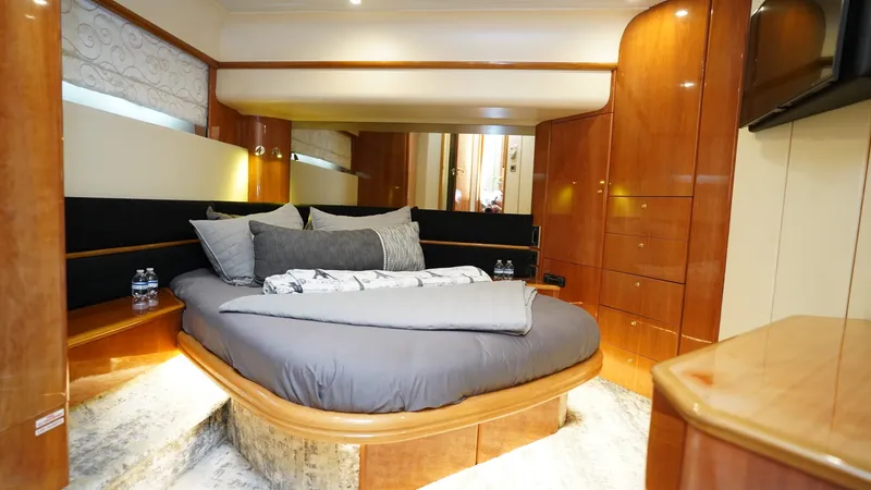 Slide: The Image of Princess FLYBRIDGE 1999 - 6840510