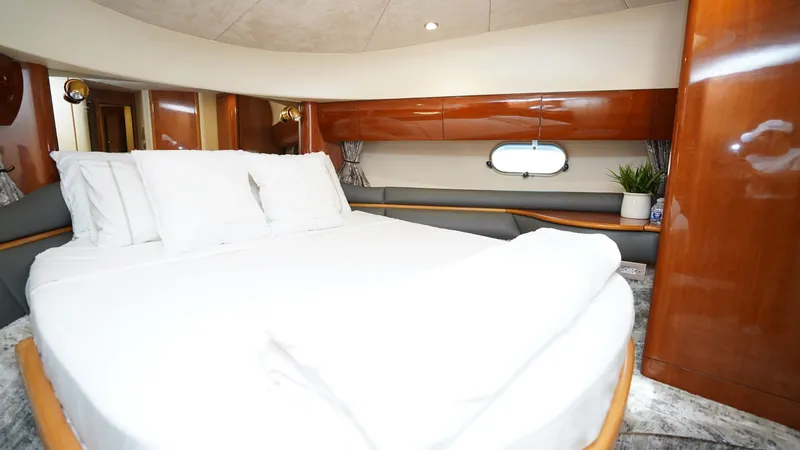 Slide: The Image of Princess FLYBRIDGE 1999 - 6840502