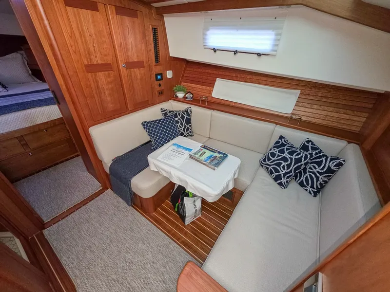 Slide: The Image of Sabre 43 Salon Express 2025 - 6838560