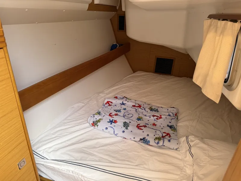 Slide: The Image of Jeanneau 36i Aft berth - 6853709