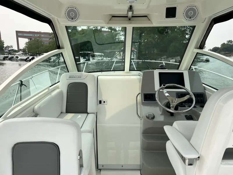 Slide: The Image of Boston Whaler Conquest 2013 - 6839558