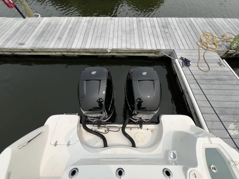 Slide: The Image of Boston Whaler Conquest 2013 - 6839559
