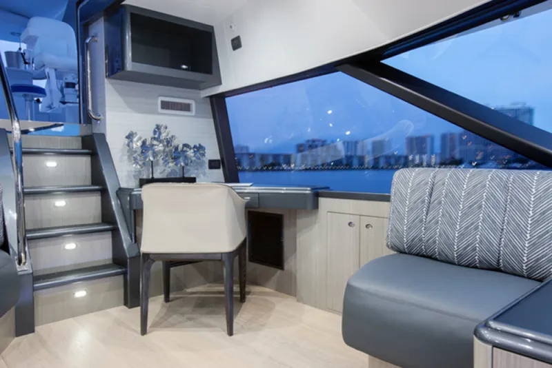 Slide: The Image of Pilothouse / Desk - 6839592