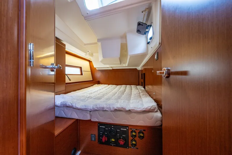 Slide: The Image of Beneteau Oceanis 46.1 2019 - 7384571