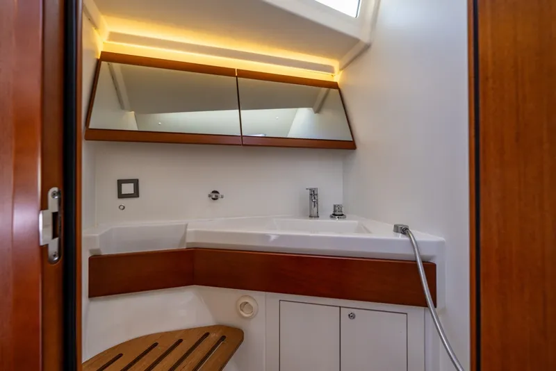 Slide: The Image of Beneteau Oceanis 46.1 2019 - 7384579