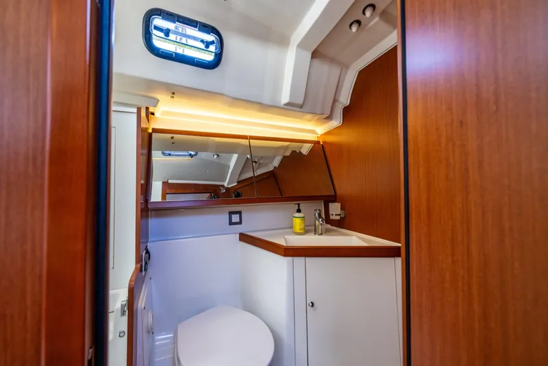 Slide: The Image of Beneteau Oceanis 46.1 2019 - 7384573