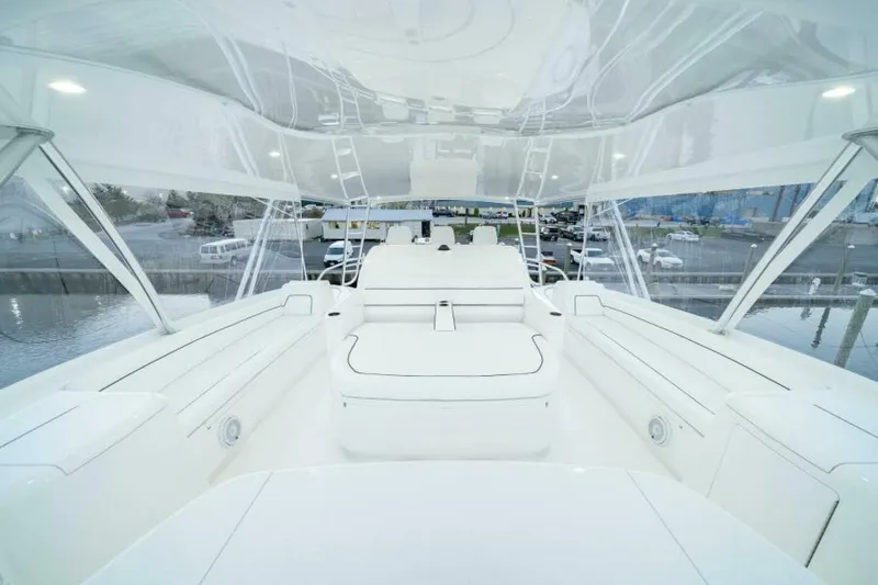 Slide: The Image of Viking 90 Convertible - Helm 2027 Viking 90 Convertible - 6844556