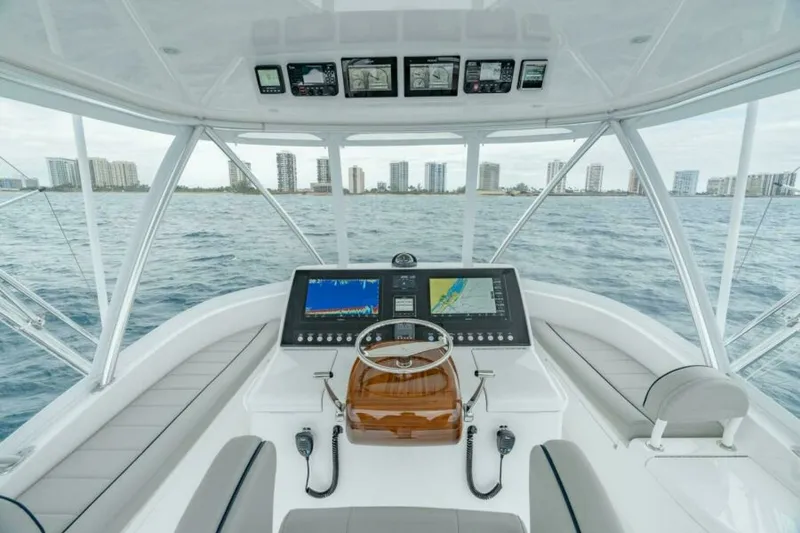 Slide: The Image of Viking 46 Billfish - Helm 2027 Viking 46 Billfish - 7657562