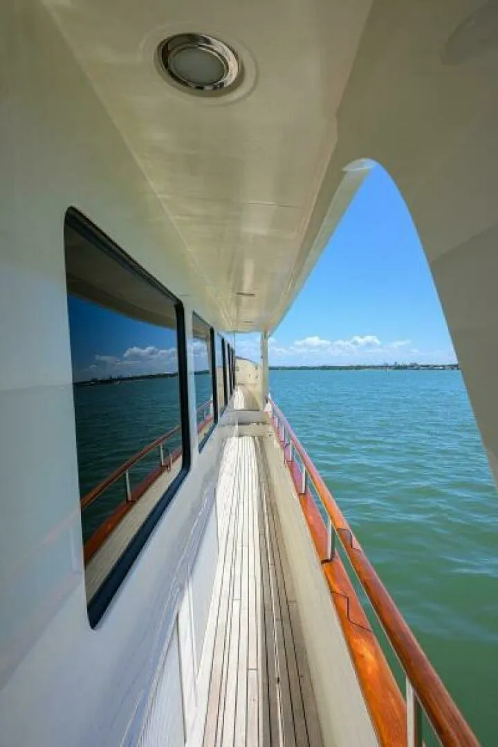 Slide: The Image of Marlow 97 Explorer 2011 - 7682928
