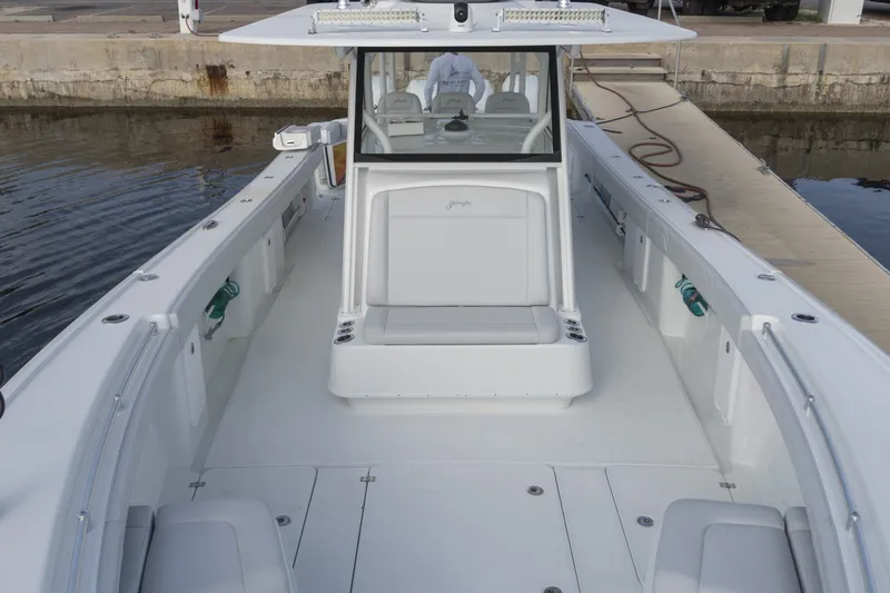 Slide: The Image of Yellowfin 39 2018 - 6871153