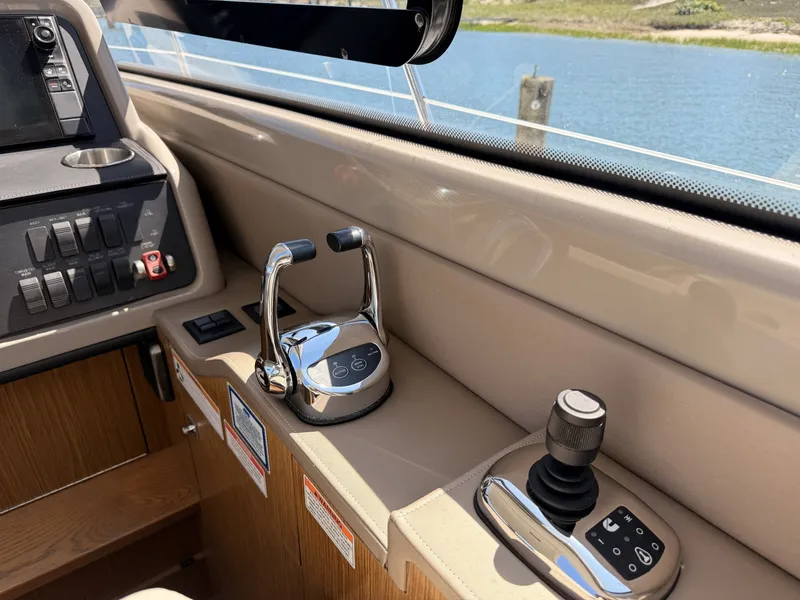 Slide: The Image of Sea Ray 460 Sundancer 2017 - 6846897