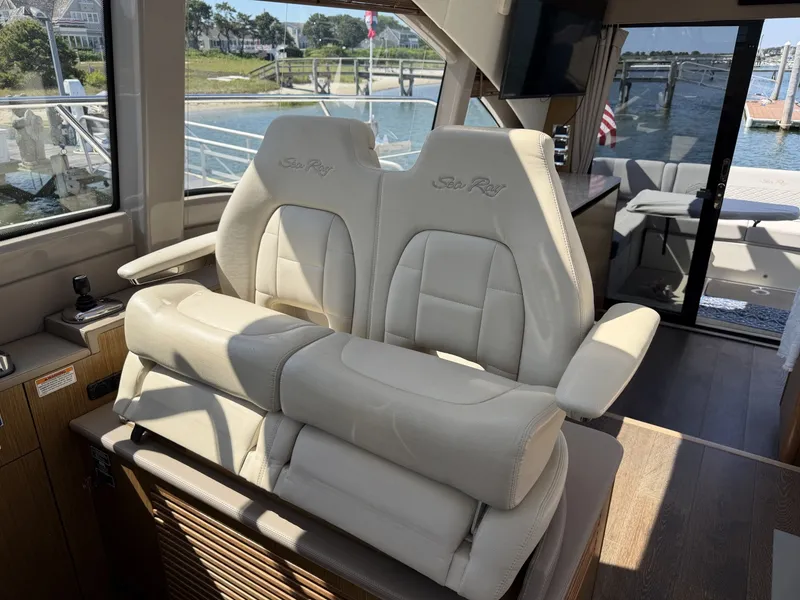 Slide: The Image of Sea Ray 460 Sundancer 2017 - 6846892