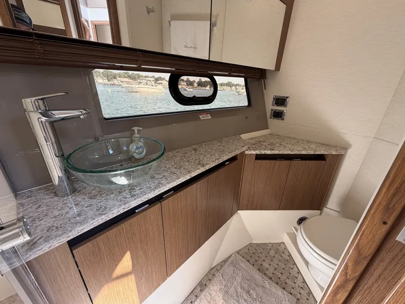 Slide: The Image of Sea Ray 460 Sundancer 2017 - 6846838