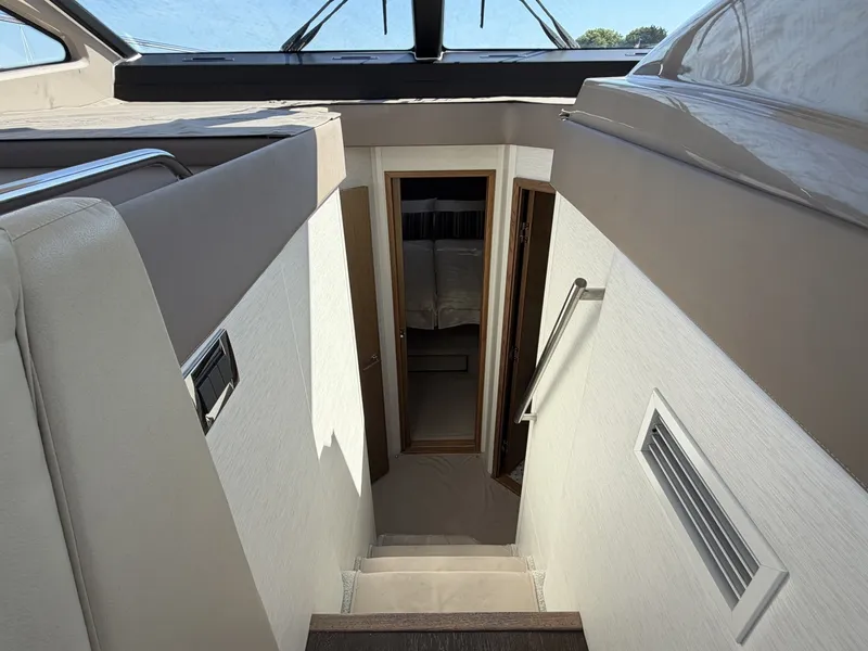 Slide: The Image of Sea Ray 460 Sundancer 2017 - 6846834