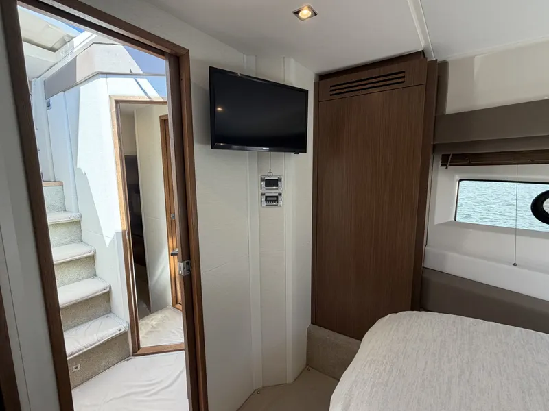 Slide: The Image of Sea Ray 460 Sundancer 2017 - 6846889
