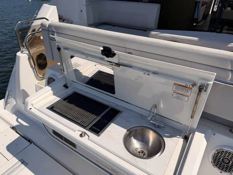 Slide: The Image of Sea Ray 460 Sundancer 2017 - 6846896