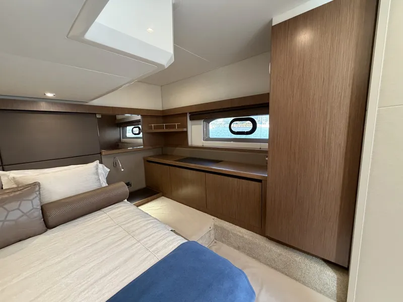 Slide: The Image of Sea Ray 460 Sundancer 2017 - 6846883