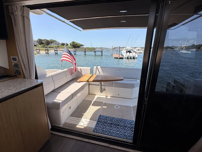 Slide: The Image of Sea Ray 460 Sundancer 2017 - 6846905