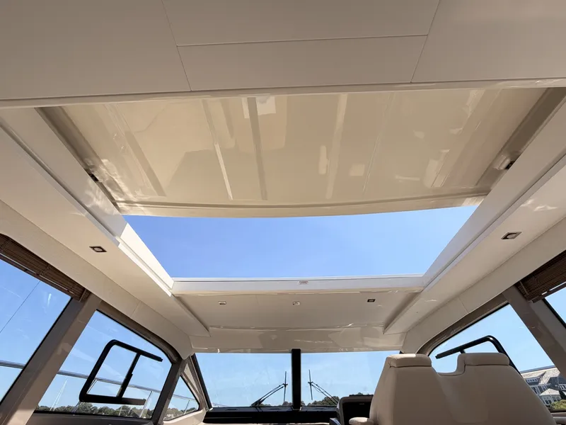 Slide: The Image of Sea Ray 460 Sundancer 2017 - 6846900
