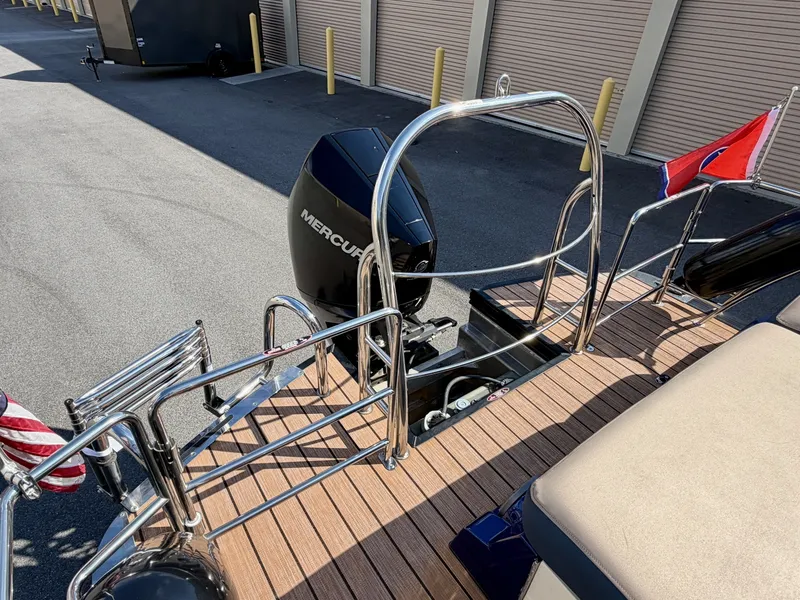 Slide: The Image of Harris Crowne 250 SL Tritoon 2019 - 6847940