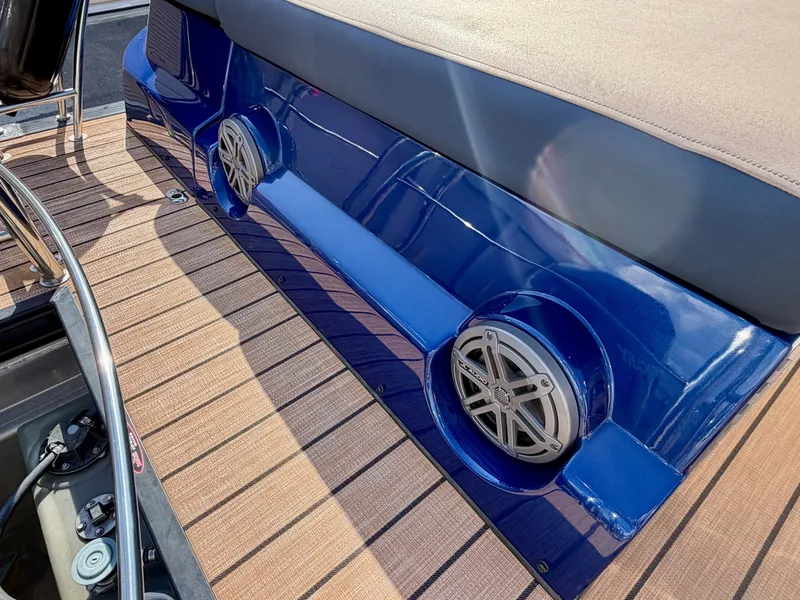 Slide: The Image of Harris Crowne 250 SL Tritoon 2019 - 6847939