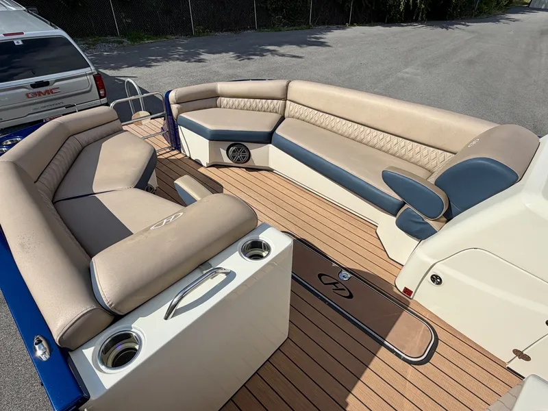 Slide: The Image of Harris Crowne 250 SL Tritoon 2019 - 6847873