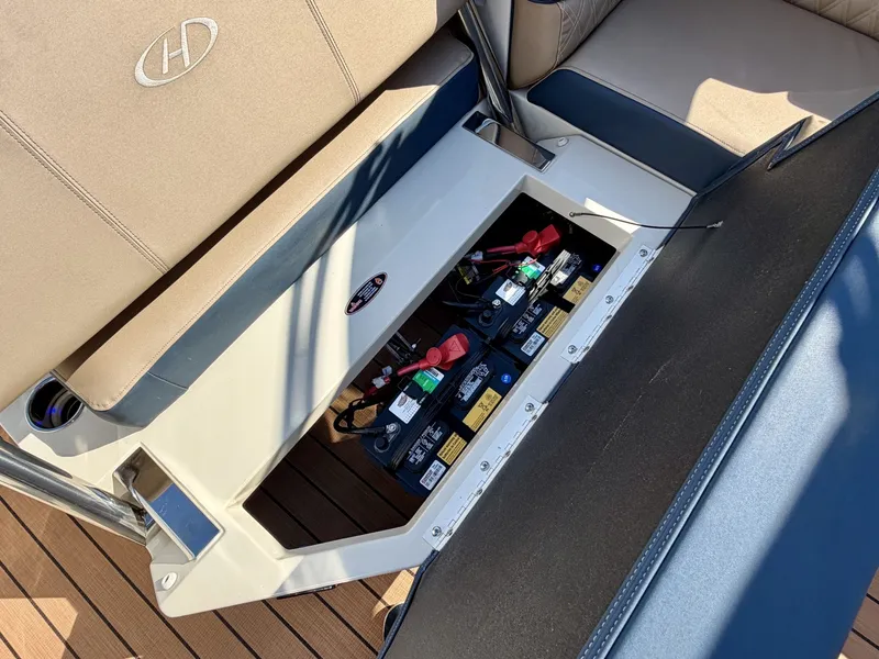 Slide: The Image of Harris Crowne 250 SL Tritoon 2019 - 6847917