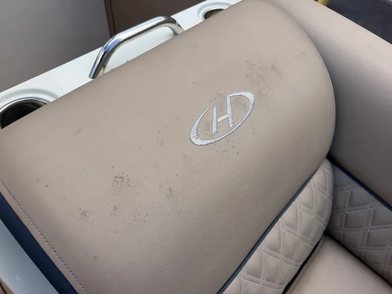Slide: The Image of Harris Crowne 250 SL Tritoon 2019 - 7159880