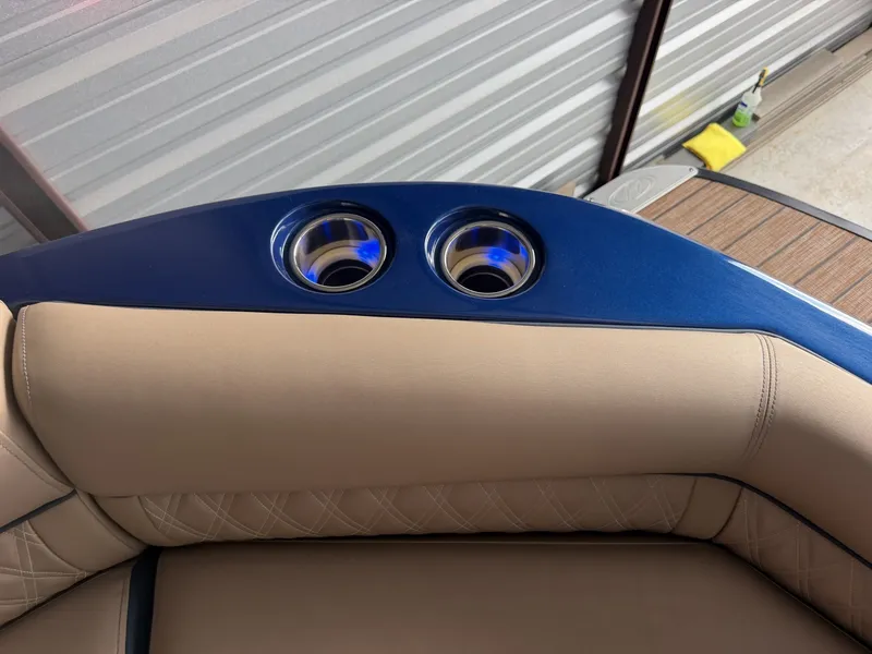 Slide: The Image of Harris Crowne 250 SL Tritoon 2019 - 6848053