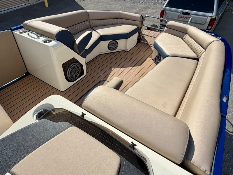 Slide: The Image of Harris Crowne 250 SL Tritoon 2019 - 6847872