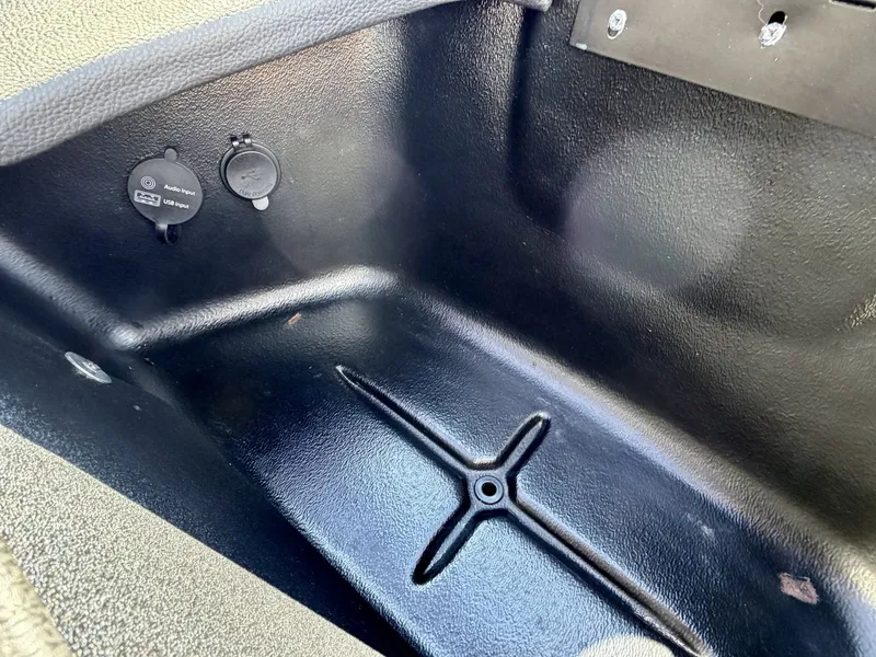 Slide: The Image of Harris Crowne 250 SL Tritoon 2019 - 6847905