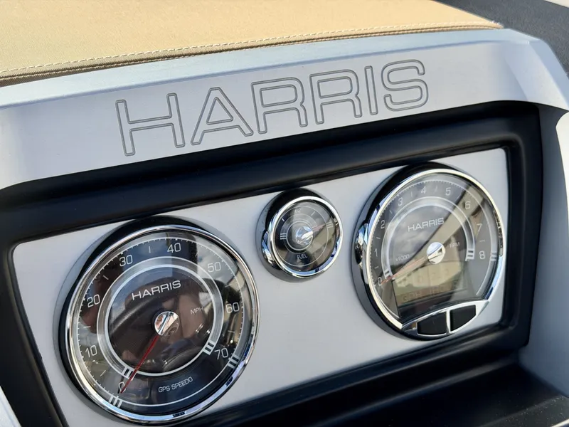 Slide: The Image of Harris Crowne 250 SL Tritoon 2019 - 6847884