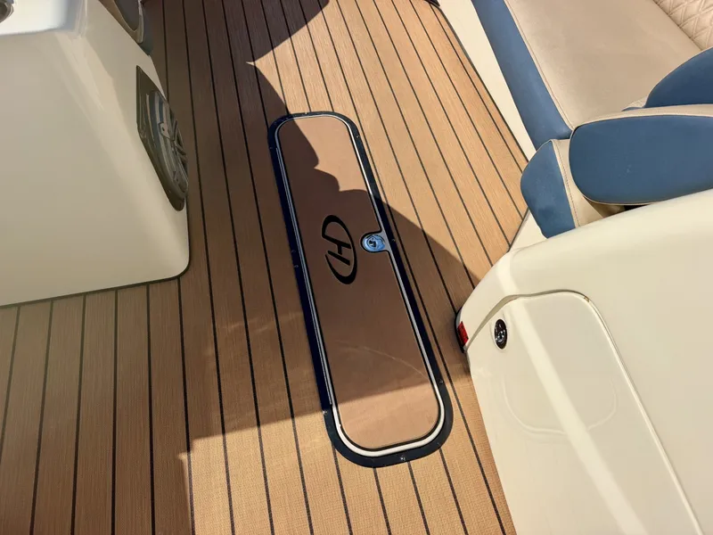 Slide: The Image of Harris Crowne 250 SL Tritoon 2019 - 6847912