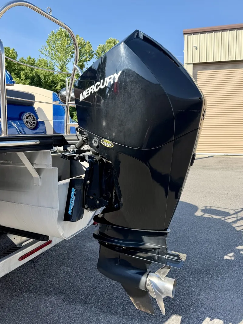 Slide: The Image of Harris Crowne 250 SL Tritoon 2019 - 6847946