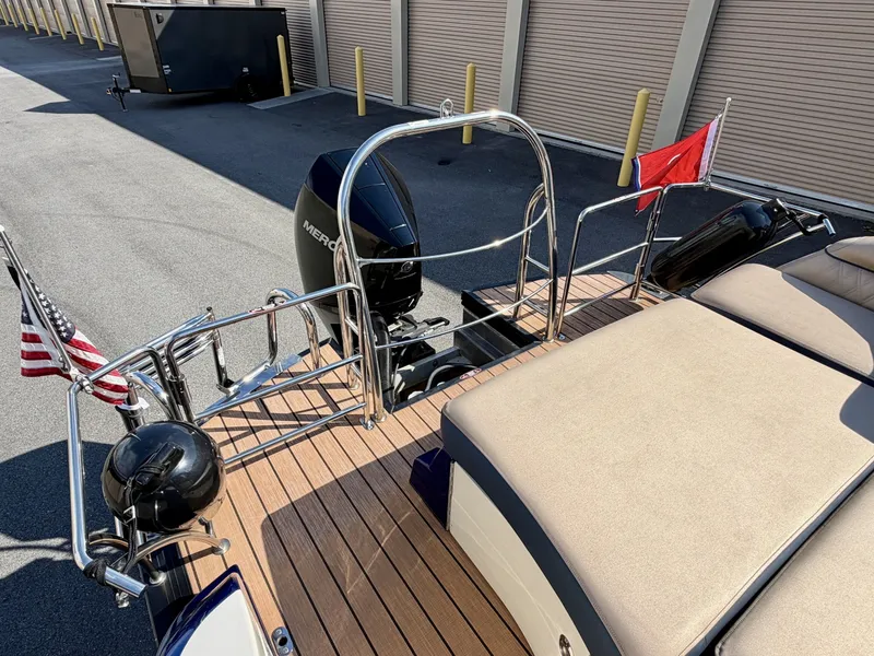Slide: The Image of Harris Crowne 250 SL Tritoon 2019 - 6847937