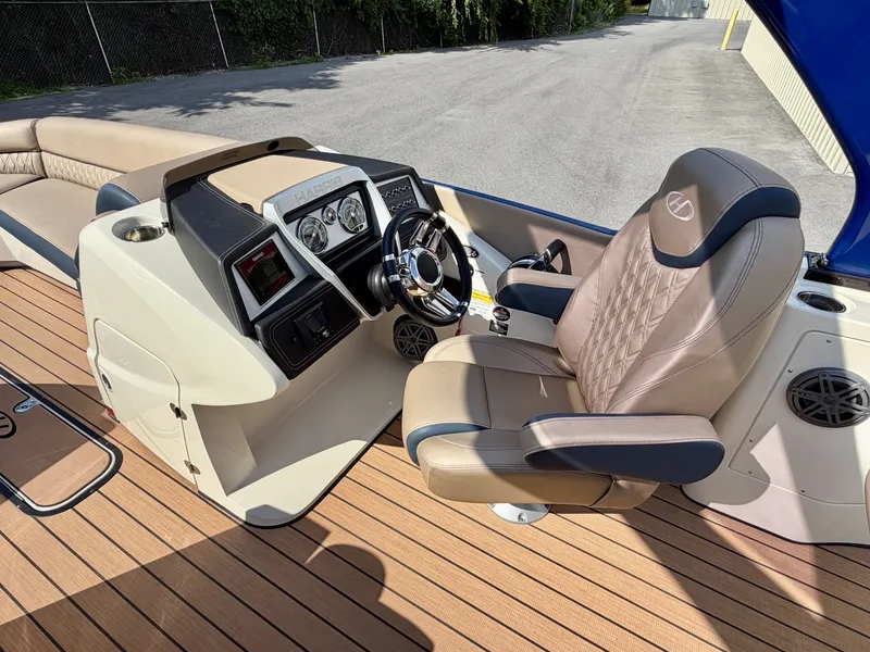 Slide: The Image of Harris Crowne 250 SL Tritoon 2019 - 6847906