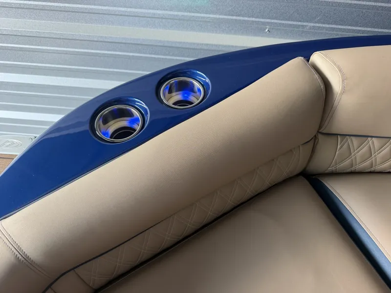 Slide: The Image of Harris Crowne 250 SL Tritoon 2019 - 6848054