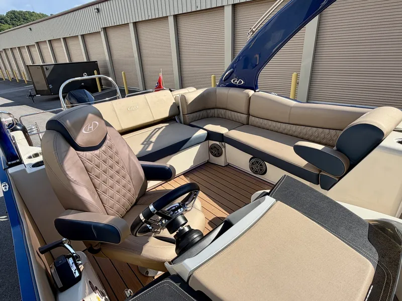 Slide: The Image of Harris Crowne 250 SL Tritoon 2019 - 6847907