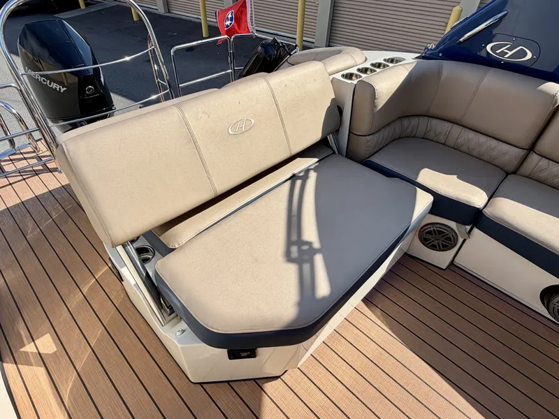 Slide: The Image of Harris Crowne 250 SL Tritoon 2019 - 6847919